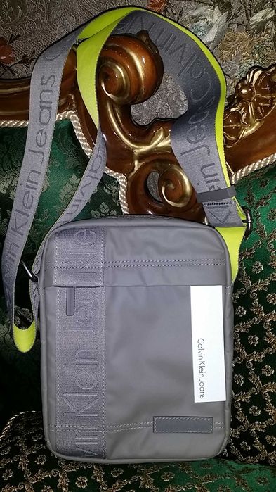 Сумка дорожная,саквояж,Италия,сумка Armani,сумка Calvin Klein,Levis.