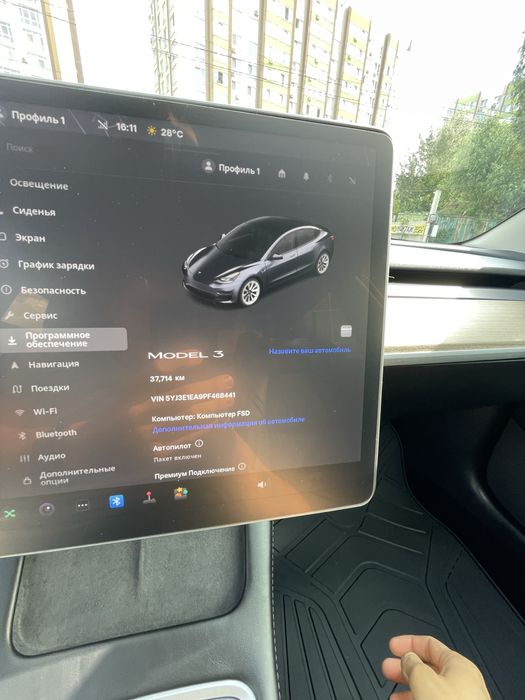 Продам Tesla model 3