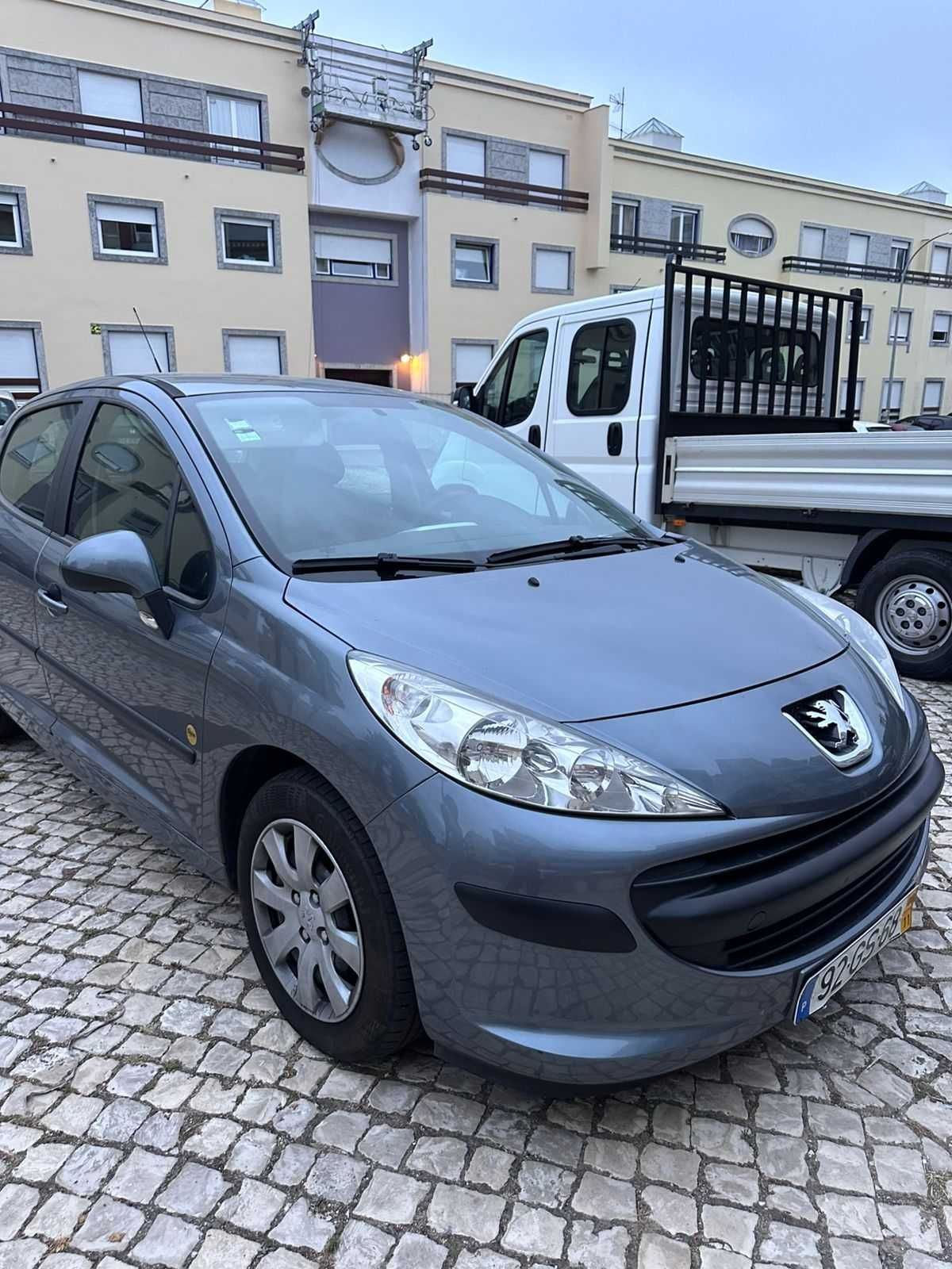 Peugeot 207 1.4 16V 95cv – Excelente estado (Particular)