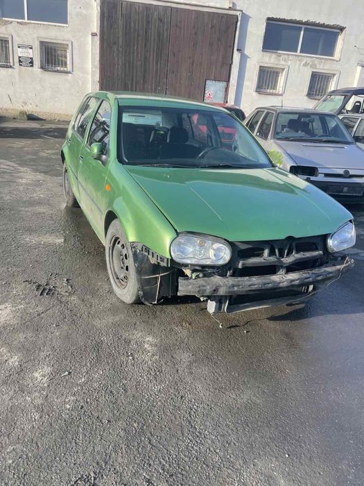 Гольф 4 шрот разборка запчасти 1.9 1.6 розбір на гайки