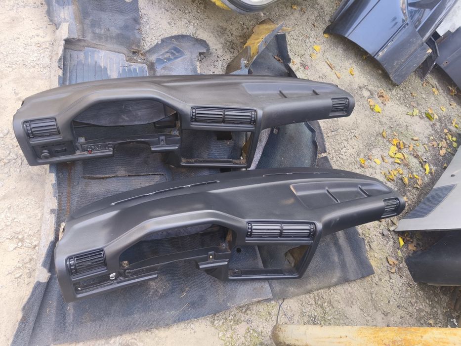 Торпедо консоль bmw e 30 хороший стан без тріщин