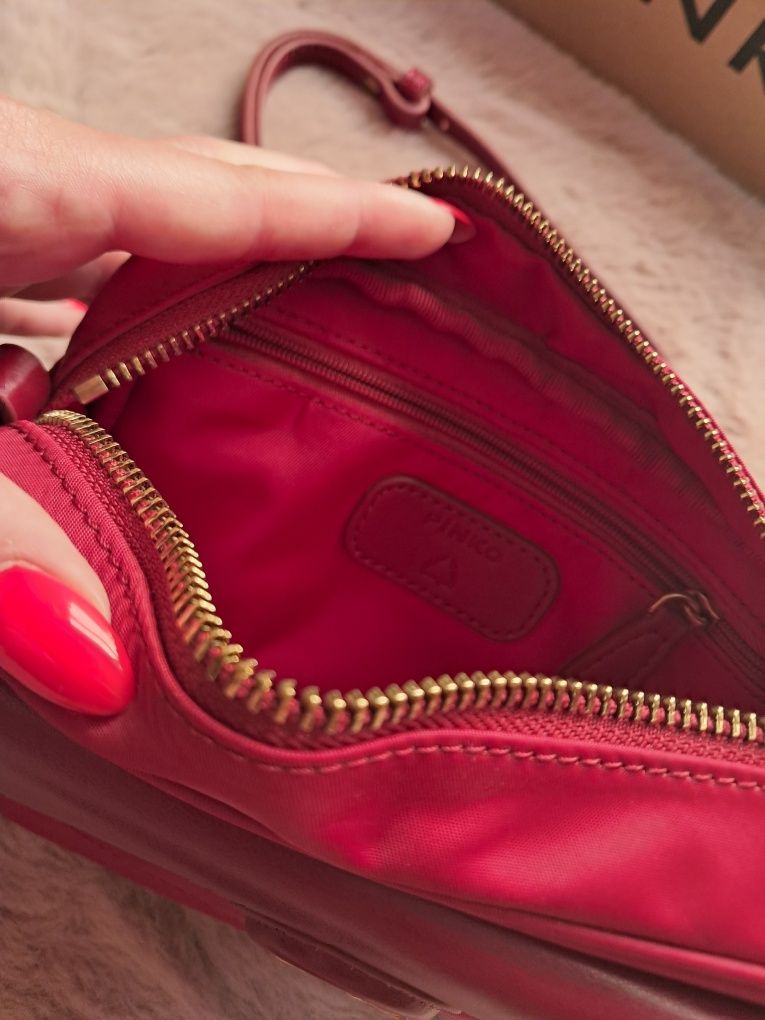 Pinko torebka z NFC Gate Camera Case czerwona listonoszka złoty łańcus