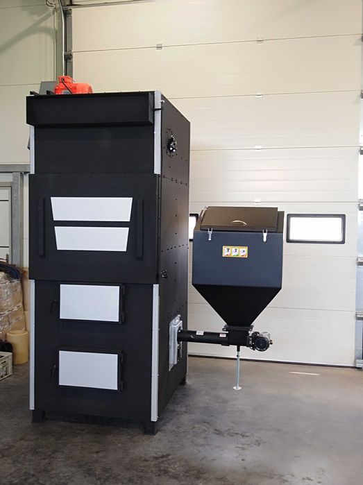 Piec nadmuchowy z podajnikiem 150 kw.