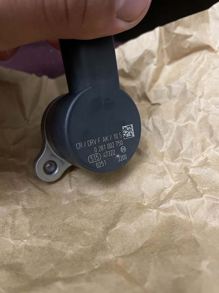 BOSCH 0281002750 Клапан регулювання тиску палива