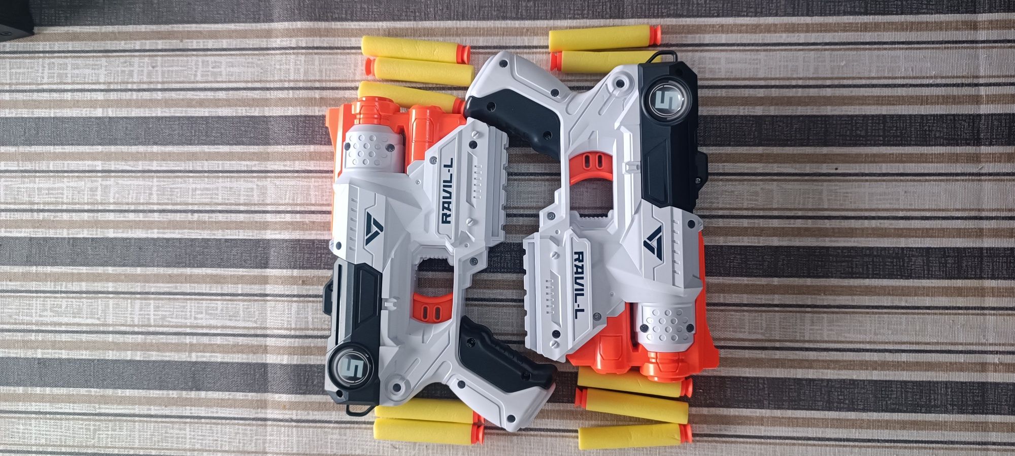 Duas Nerf Gun + 10 Nerfs