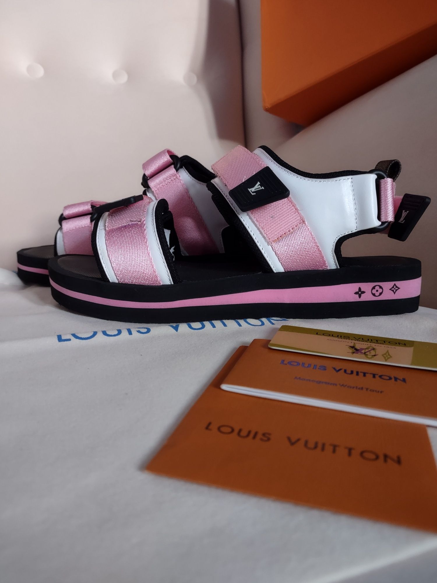 Sandały LOUIS VUITTON Monogram Flat Arcade 38/39