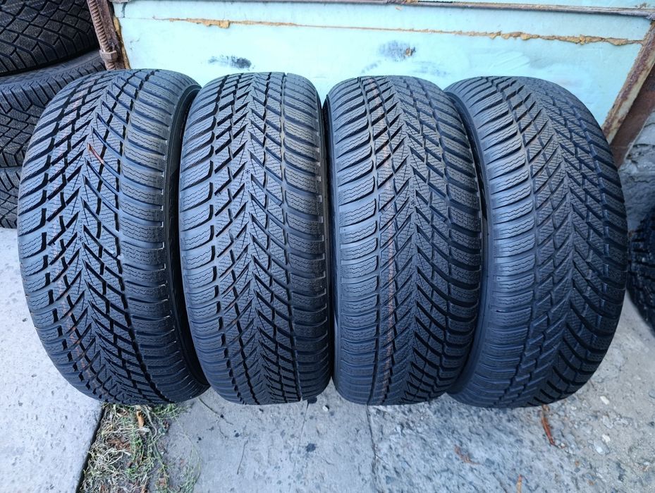 Продам комплект шин 215/55-17 Nokian snowproof 2