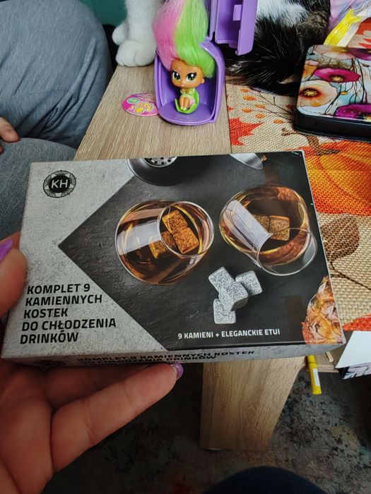 Kamienne kostki do napoi