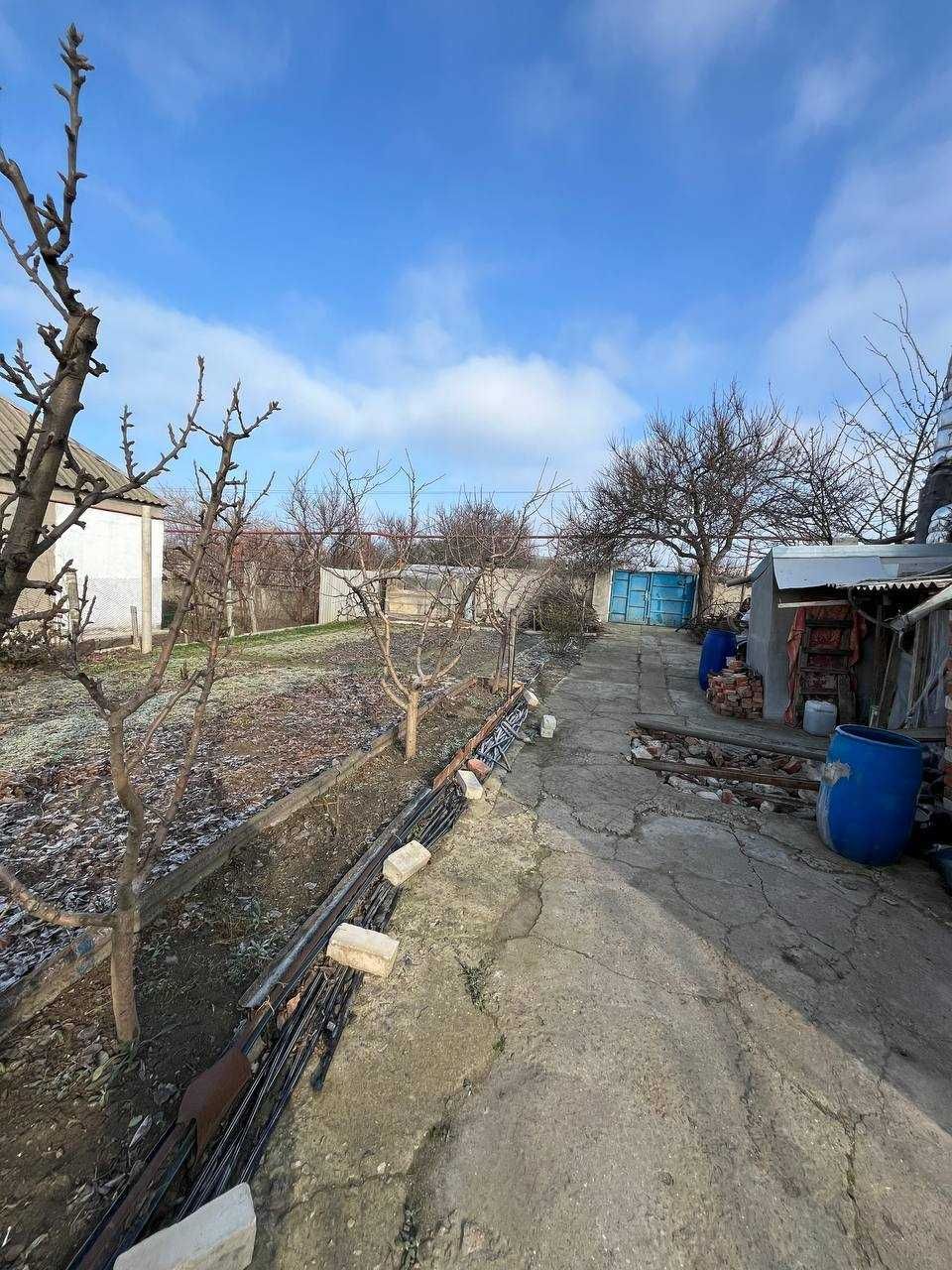 Продам небольшой дом в Терновке с участком