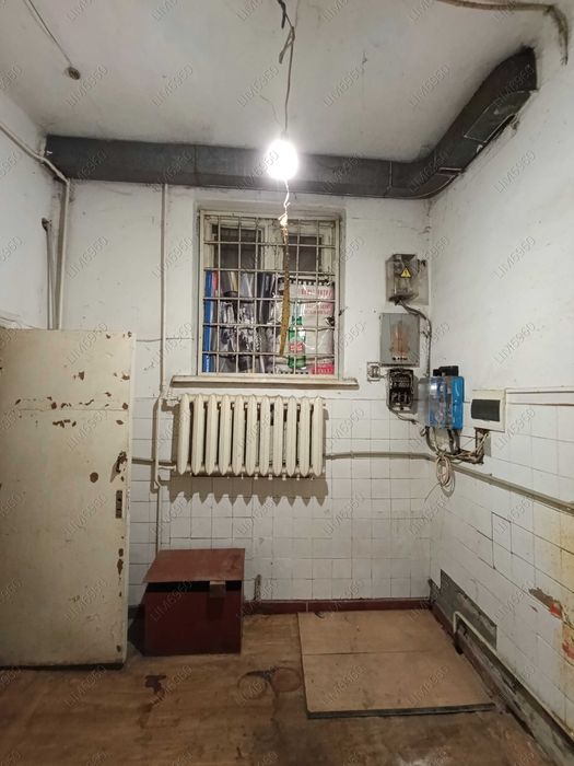 Фасад 90=45+45 м2 торгівлю сервіс 4 вхідні групи Глушка Шевченківський