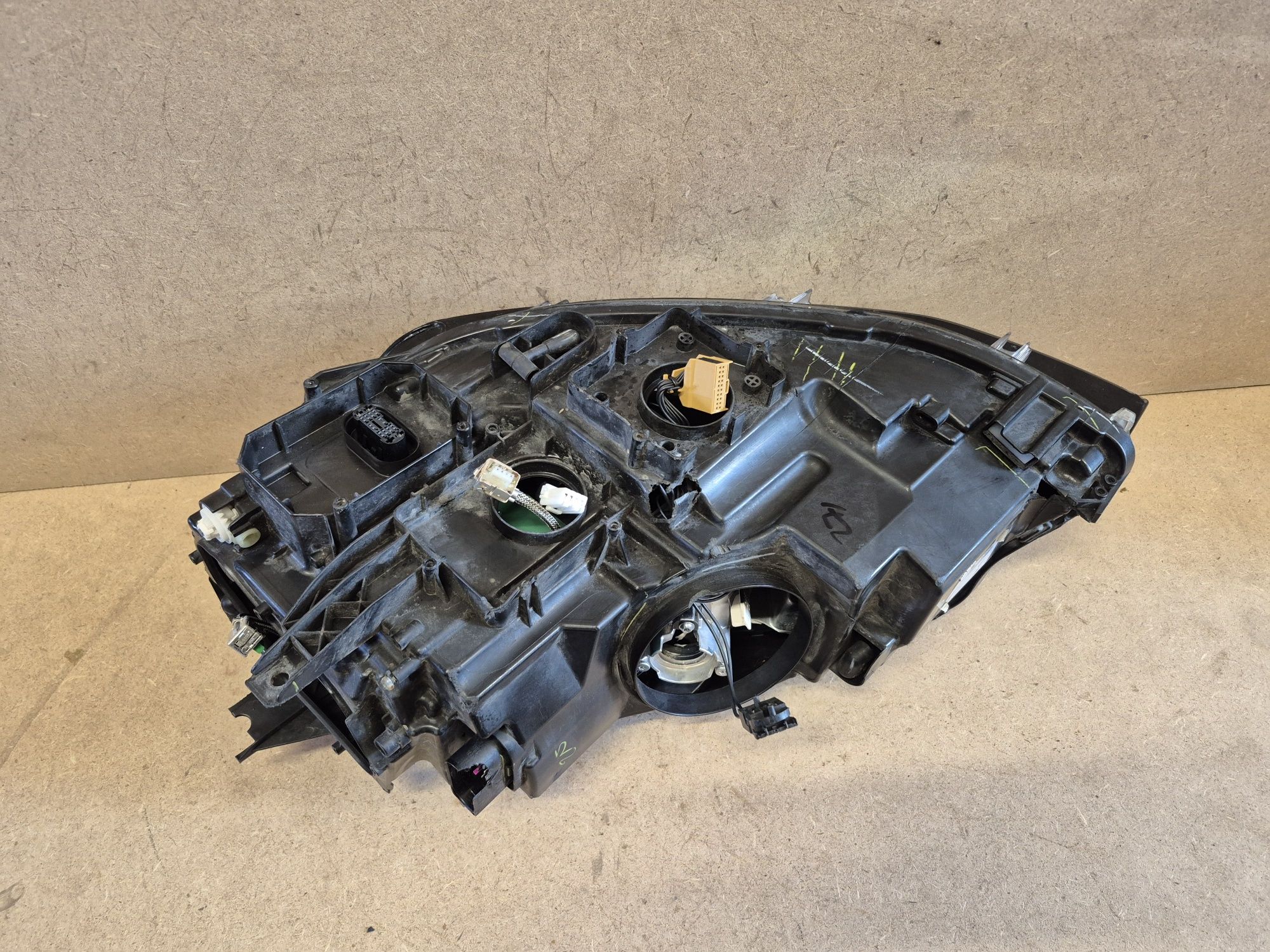 Lampa reflektor bi xenon skrętny led vw Golf 7 GTI  usa Ameryk
