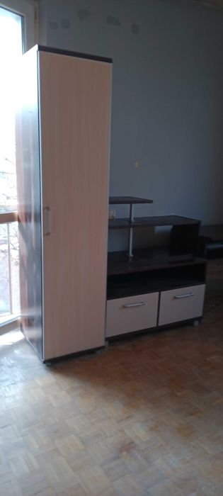 Zestaw meblowy - biurko, słupek, regał wiszący, podstawka TV, szafka