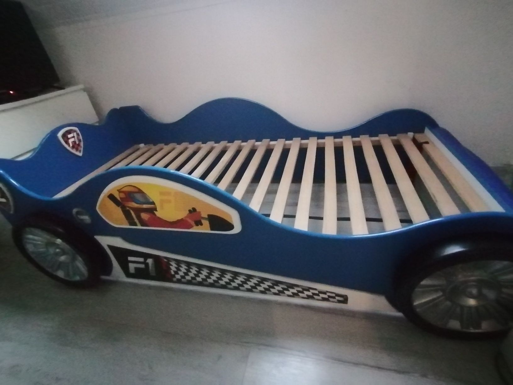 Łóżko chłopięce bolid