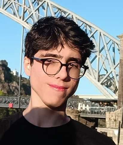 Venha aprender matemática -Estudante de matemática concede explicações