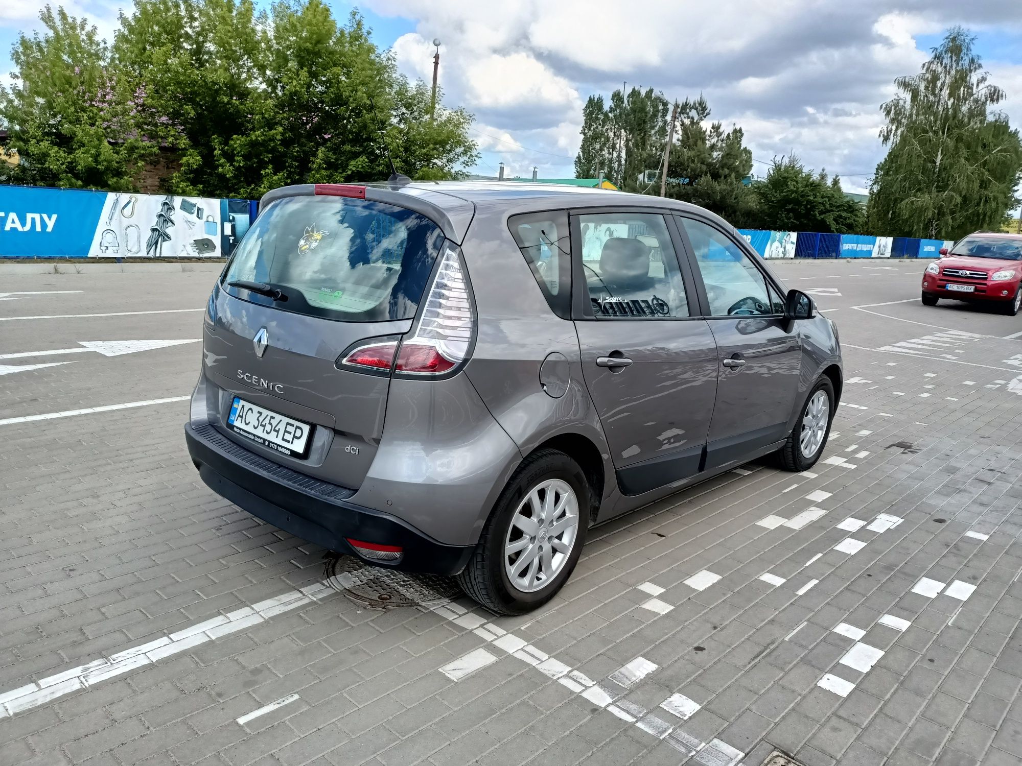 Автомобіль Рено Сценік 3, 2012 року