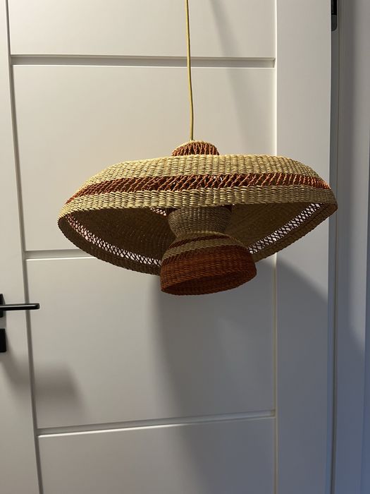 Lampa pleciona ażurowa, prosto z Ghany!