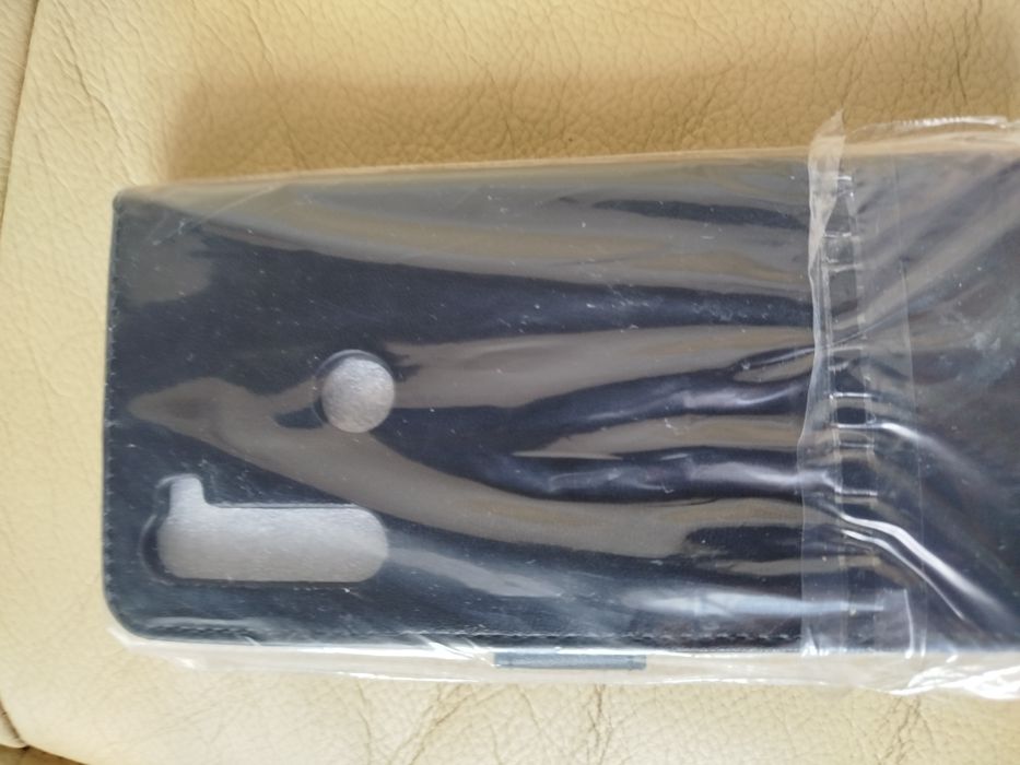 Futerał na telefon Xiaomi redmi note 8 nowy zapakowany czarna skóra