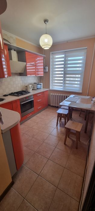 3х к квартира на Пирогова подобово