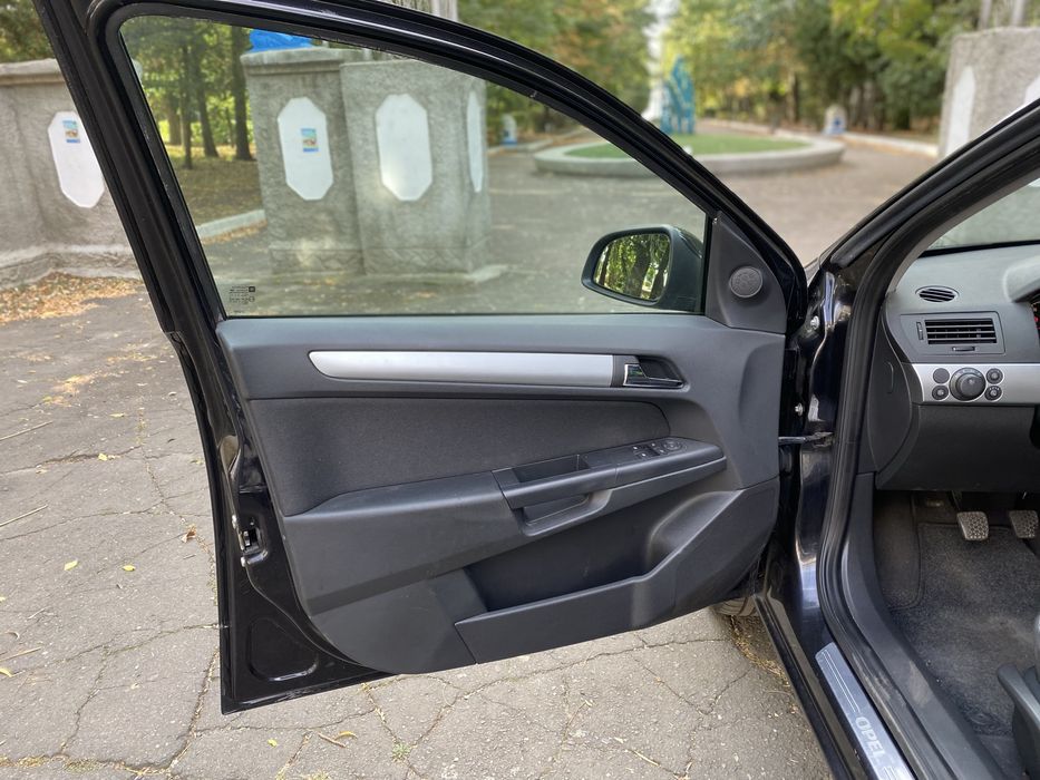 Продам OPEL ASTRA H 2010 рік