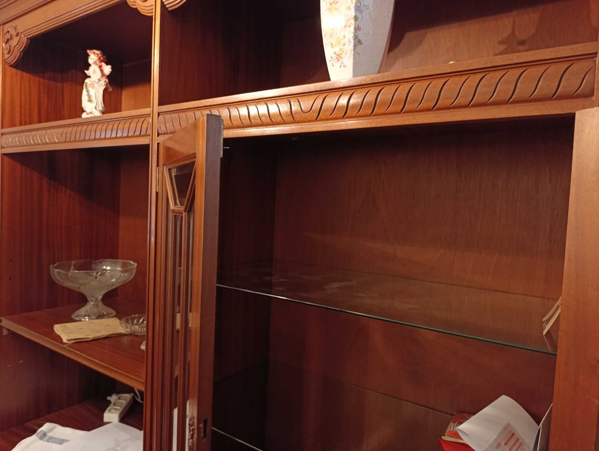 Móvel de Sala e cristaleira
