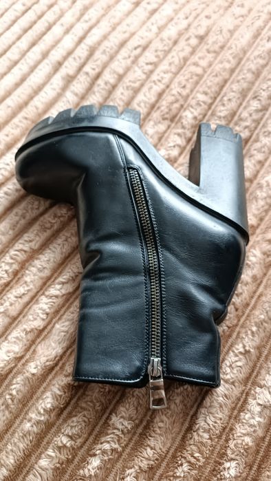 Кожзам. Чобітки)