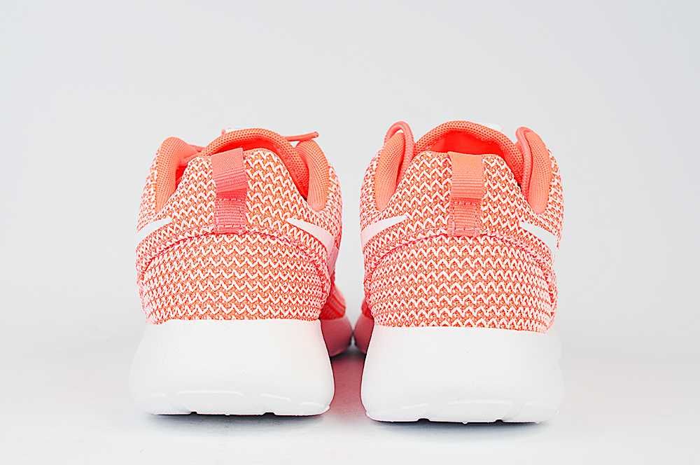 NIKE Wmns Rosherun Nowe r 39
