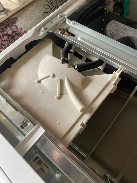 Пральна машина Bosch WAB2026 (проблема з баком)