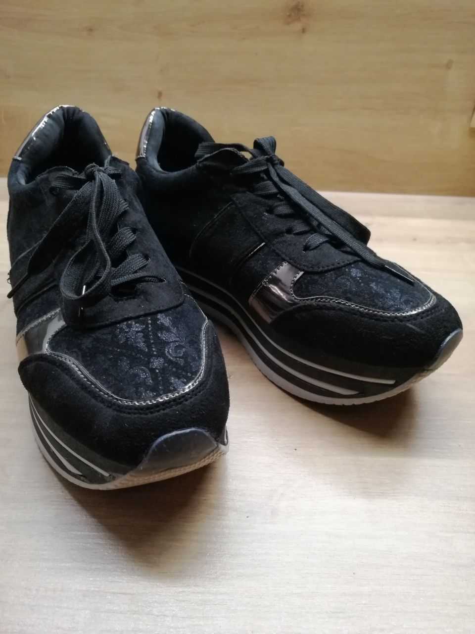 Buty na grubej podeszwie czarne 41 dł wkładki 26,5cm