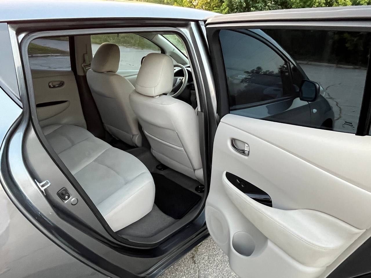 Nissan Leaf 2014