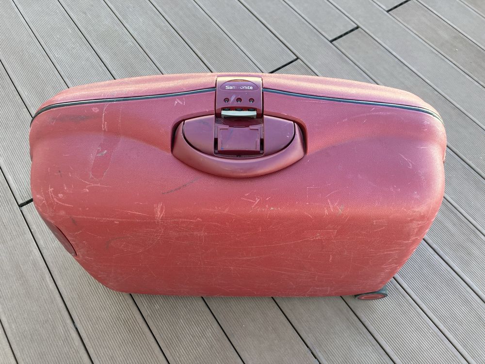 Mala de viagem rigida Samsonite vermelha com porta fatos