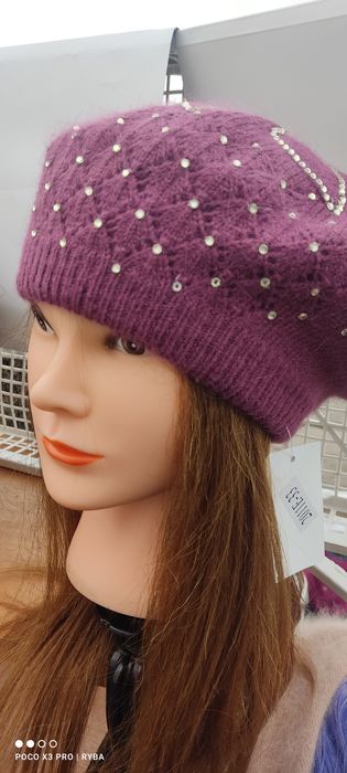 Beret damski z cekinami nie ocieplany różowy