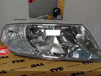 Skoda Octavia 2 04-08 Lampa/Reflektor przód prawy /H7+H1
