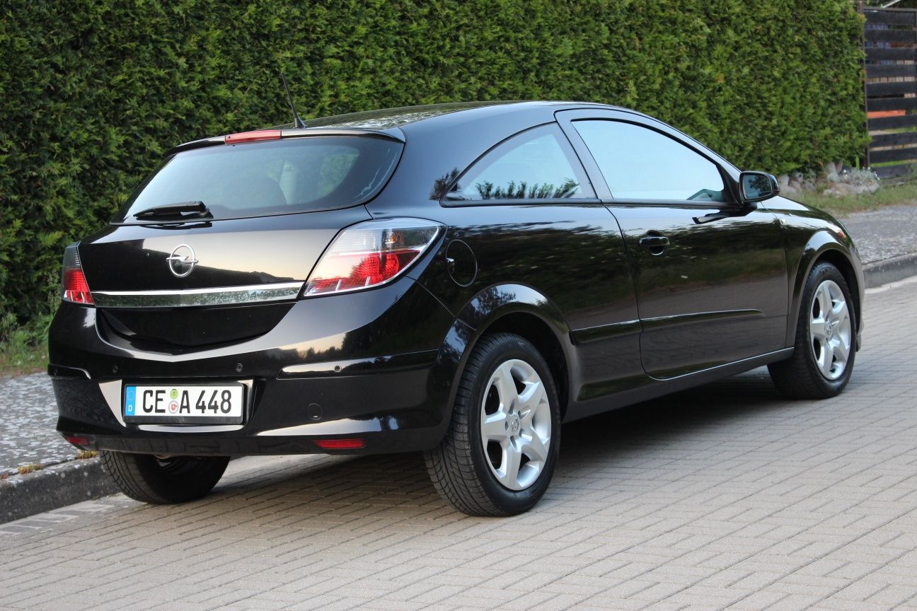 Opel Astra GTC 1.4 benzyna 2008