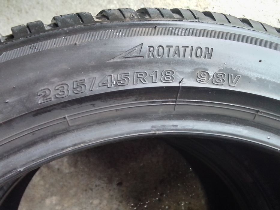 Cena za 2 Opony zimowe 235/45r18 BRIDGESTONE 2023r