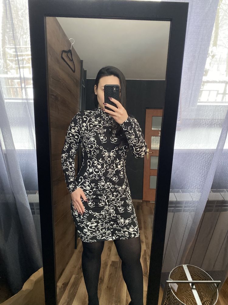 Krótka dopasowana sukienka mini obcisła sexy seksowna