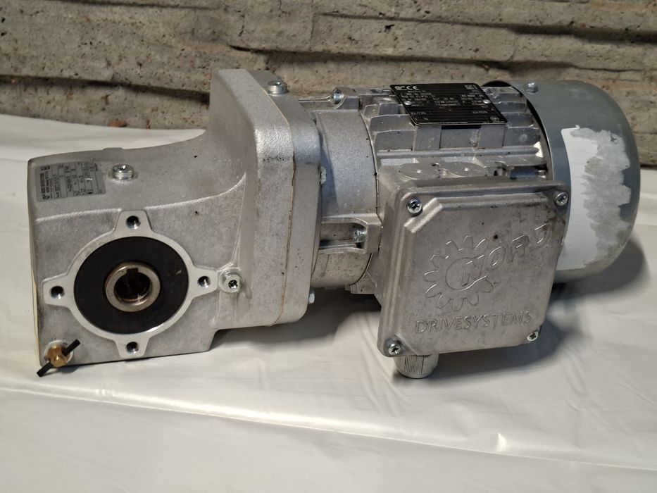 Motoreduktor kątowy 0.37kw. 135obr.. Nord