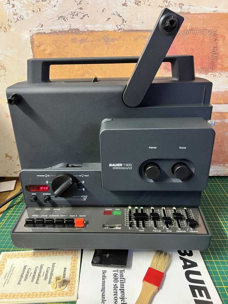 Projektor BAUER T 600