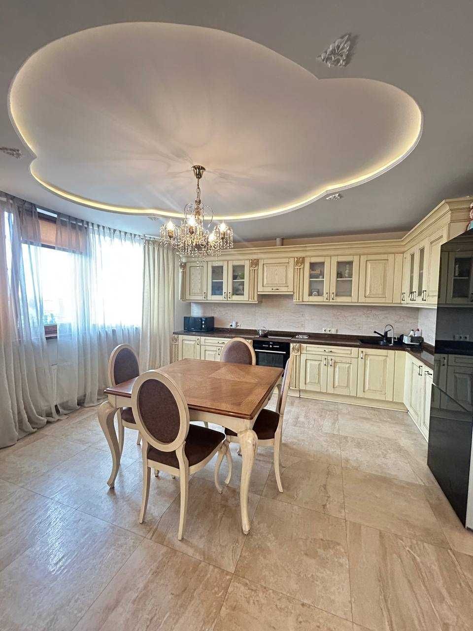 продам шикарную квартиру возле парка Победы