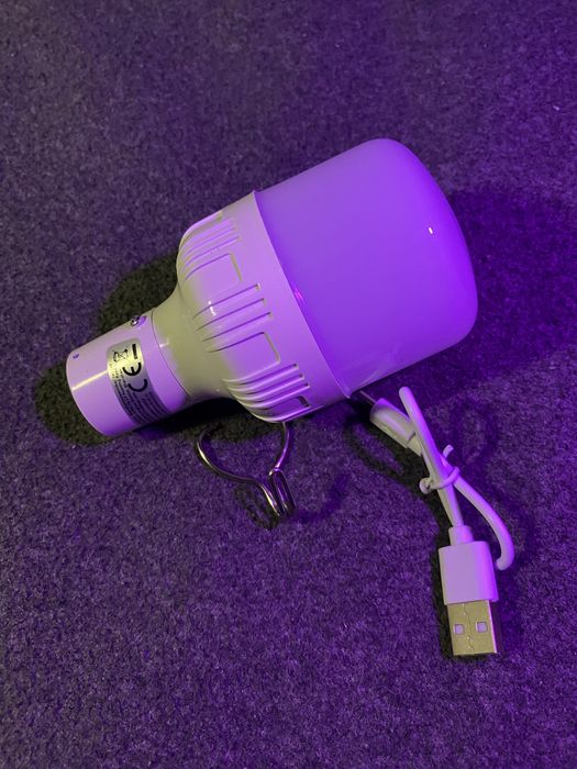 Лампочка з батареєю. Світить більше 5 годин