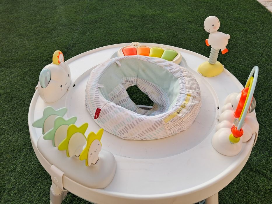 Mesa de atividades Skip Hop