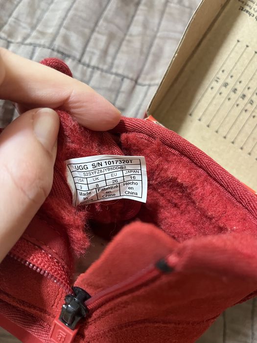 Уги, чобітки зимові для дівчинки. Стан нових. Uggs 26