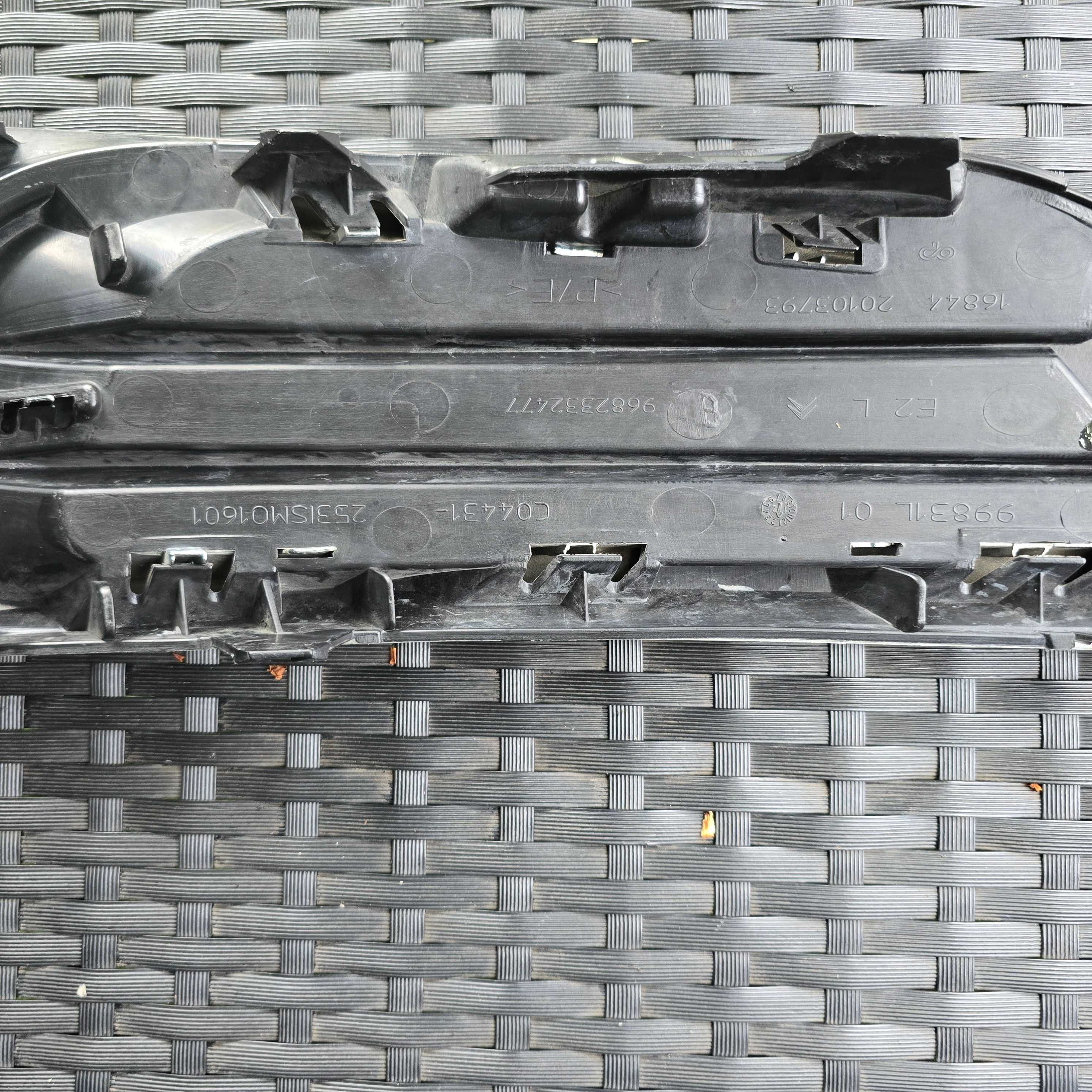 Kratka zderzaka Chrom CITROEN C3 PICASSO zaślepka 2.0.0.8-2.0.1.2