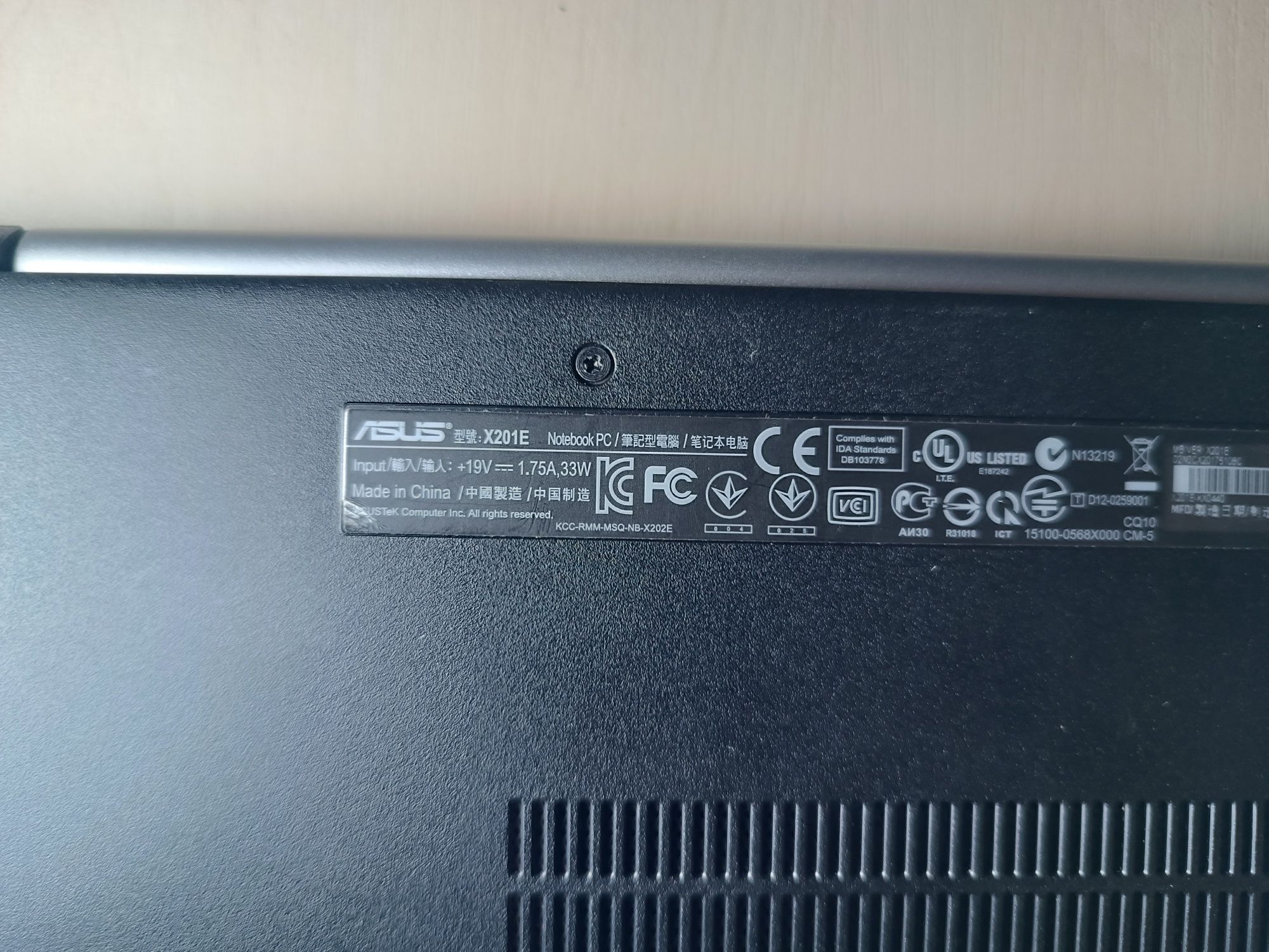 Ноутбук Asus X210E (i3/SSD + сумка)