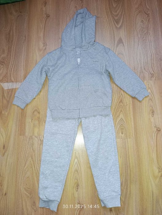 Мега-зручний сірий костюм Primark! Тонкий фліс, розмір 116 (5-6 років)