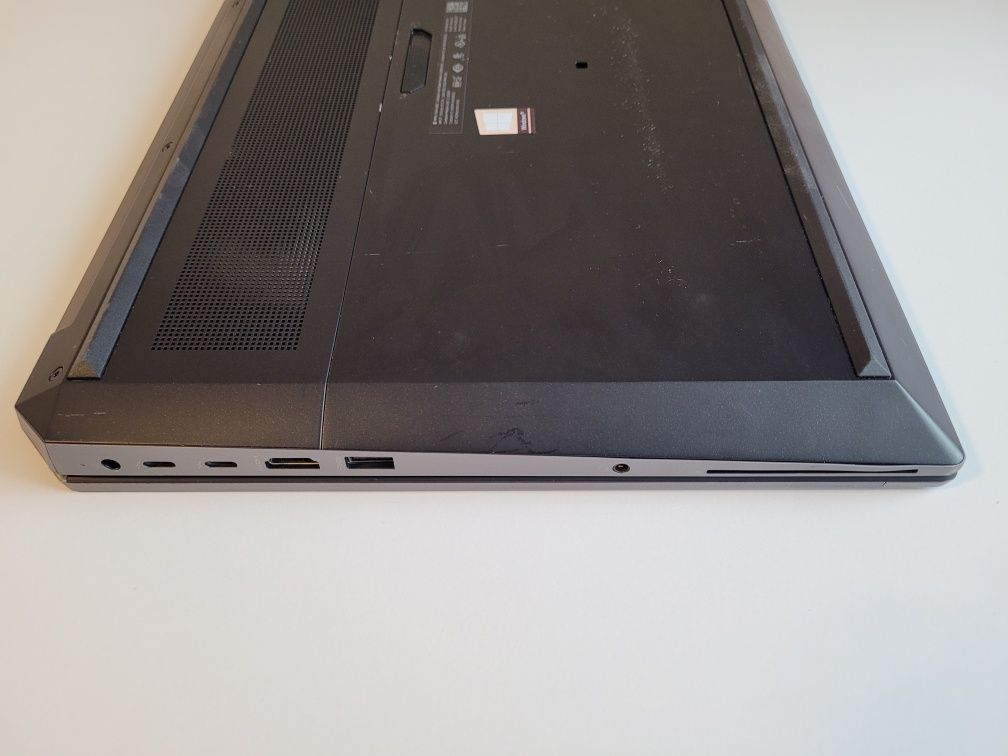 HP ZBook 15 G6 15.6" FHD  i7-9750H/16GB/256GB/Quadro T1000(GTX 1650)
