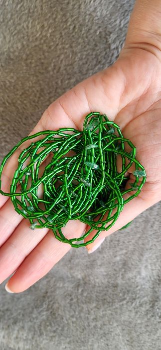 Вироби з бісеру, кольє, джгути