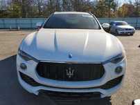 2017 MASERATI Levante Sport