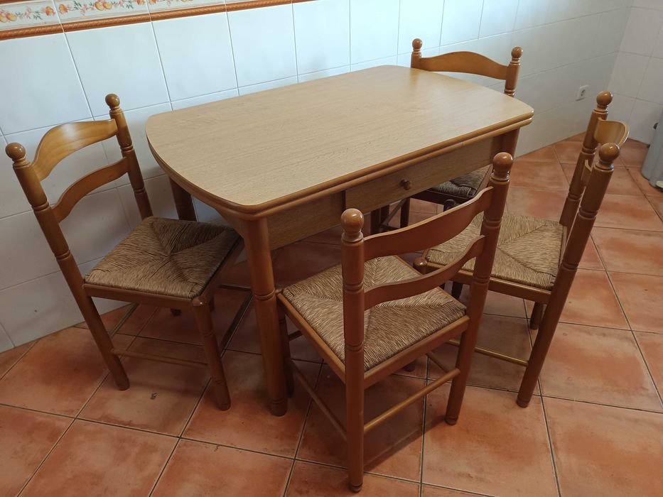 Mesa de cozinha como nova!