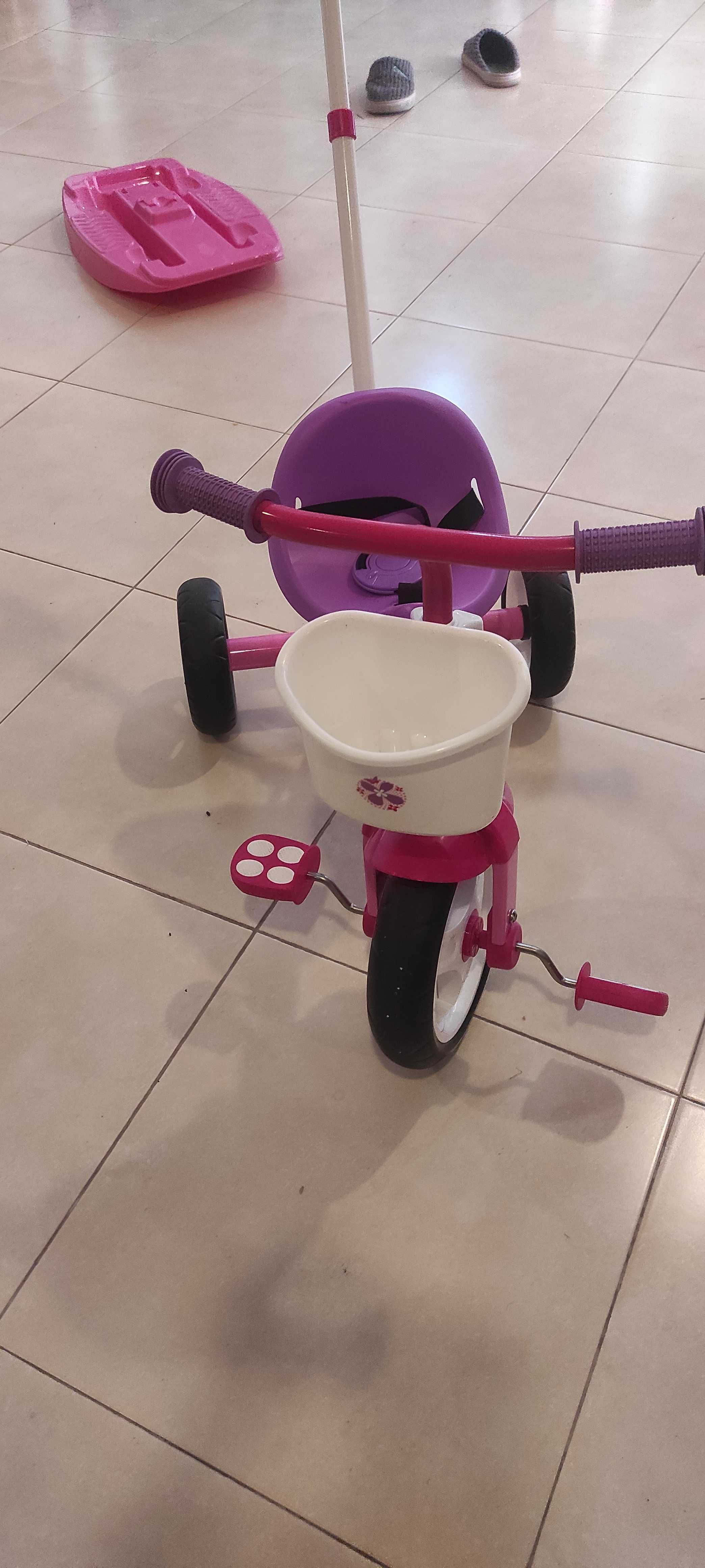 Triciclo Chicco crianca