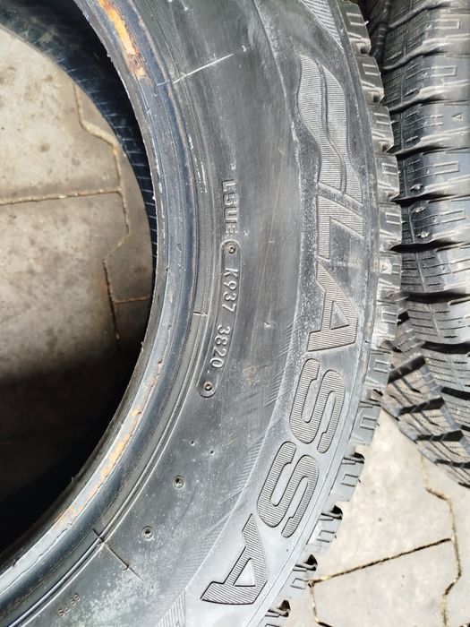 Opony zimowe 215/65 r16C Lassa 2020 rok